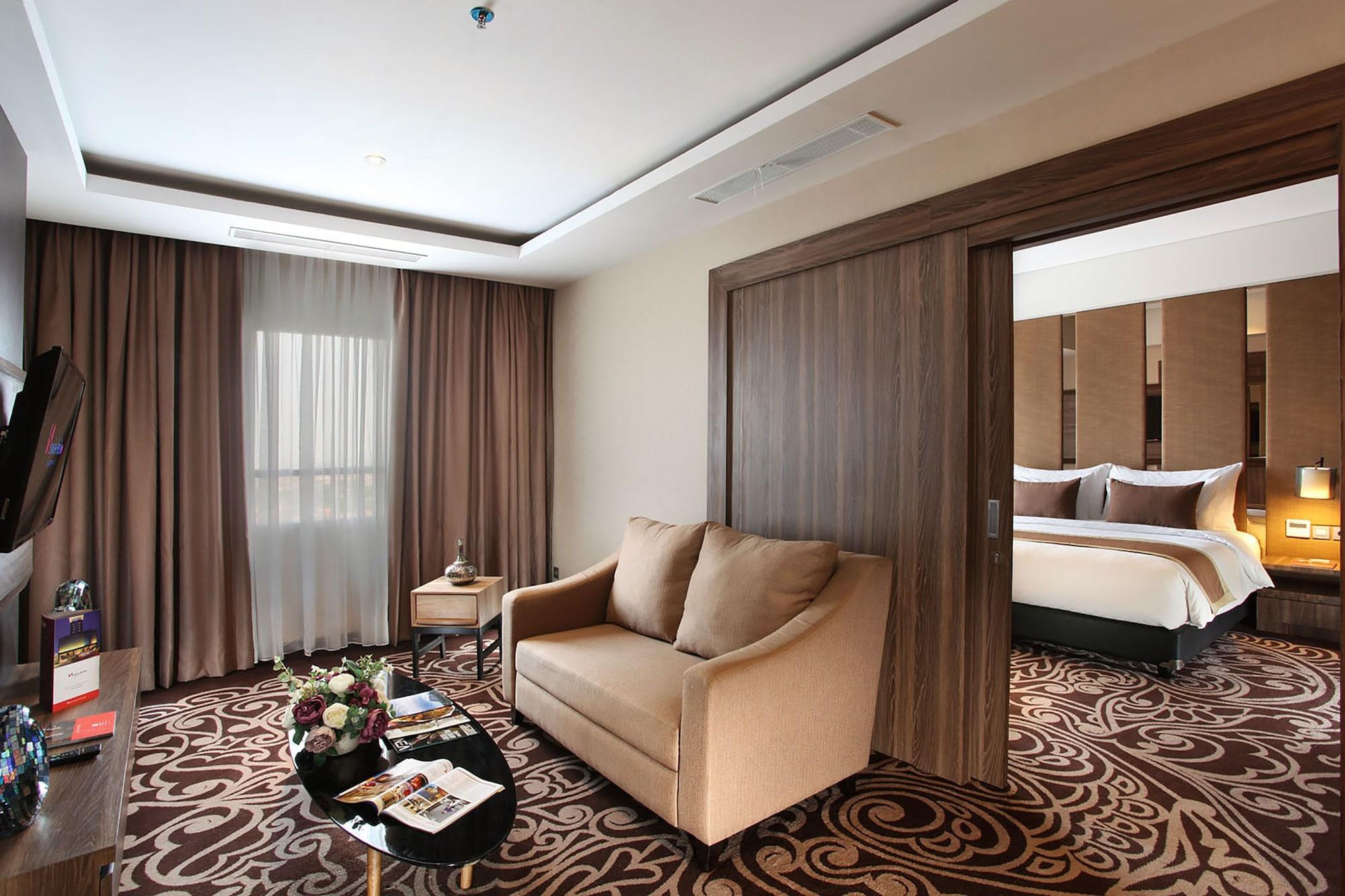 Swiss-Belinn Karawang Exterior foto