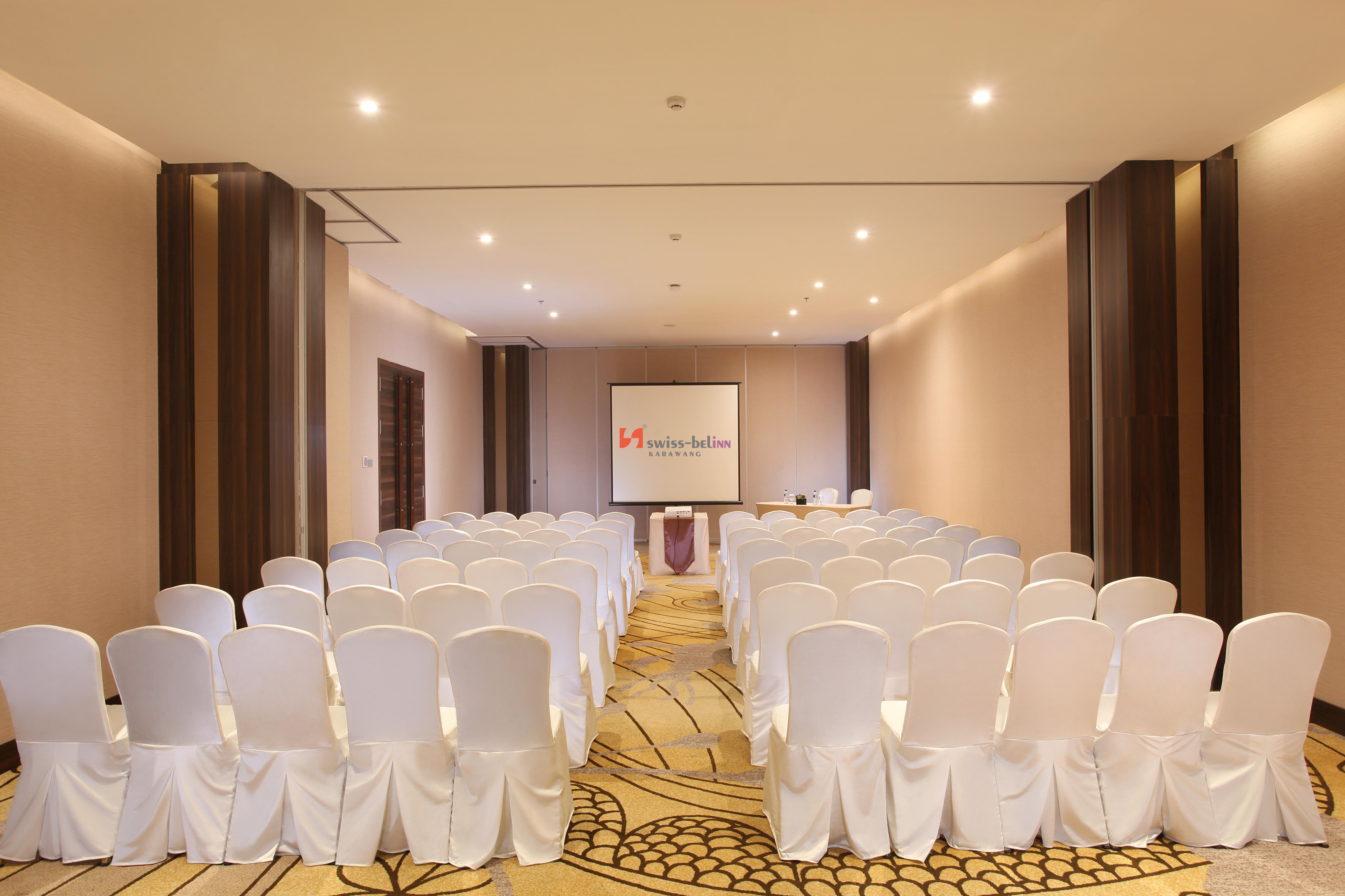Swiss-Belinn Karawang Exterior foto