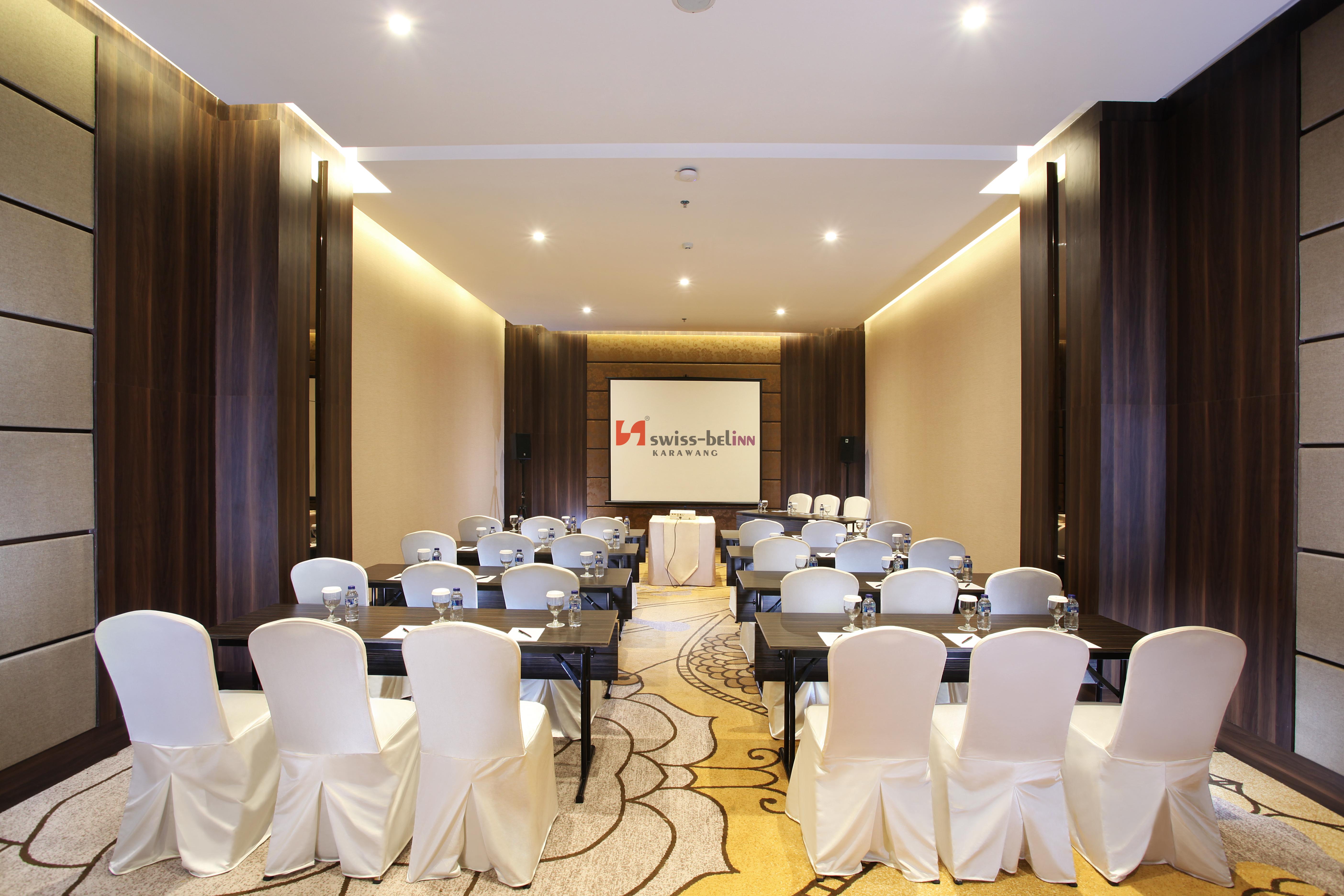 Swiss-Belinn Karawang Exterior foto